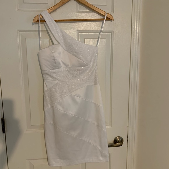 White formal dress from Dillard’s - Picture 1 of 4